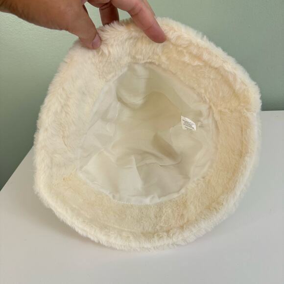 Faux Fur Bucket Hat Womens White 23" OS Furry Fluffy Plush Winter Warm Fashion - Picture 5 of 6